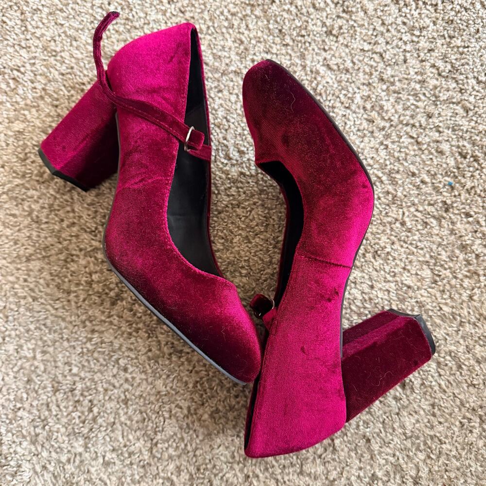 Torrid Burgundy Velvet Mary Jane Pumps Heels Purple Pink Size 8.5